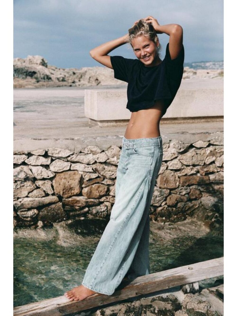 ZARA TRF MID-RISE PLEATED BELTED JEANS 5762/229/400